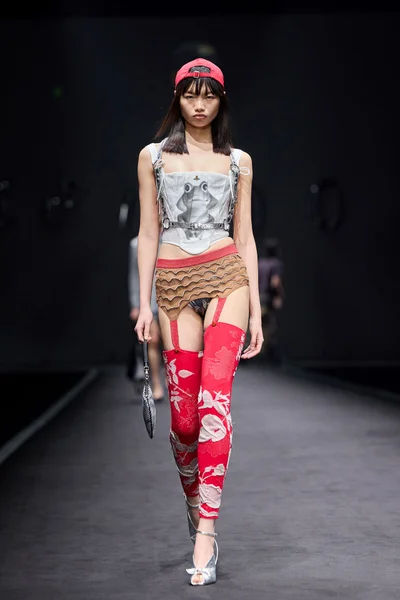 Look 26